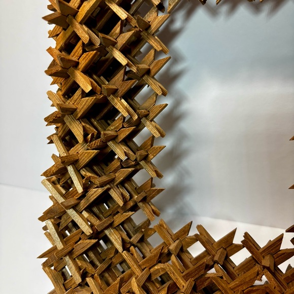 VERY RARE!! Tramp Art Crown of Thorns Picture Frame Intact 10.5” x 8.5” Antique - Picture 4 of 14